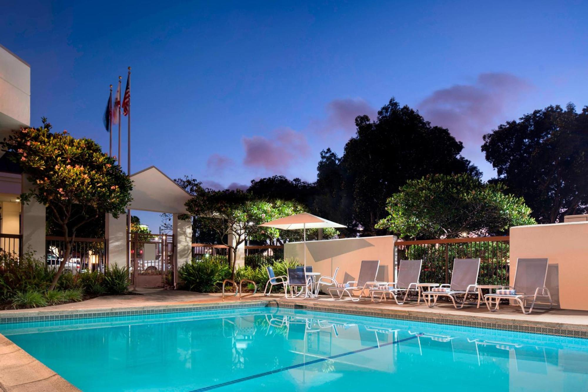 Four Points By Sheraton - San Francisco Bay Bridge Emeryville Exterior photo