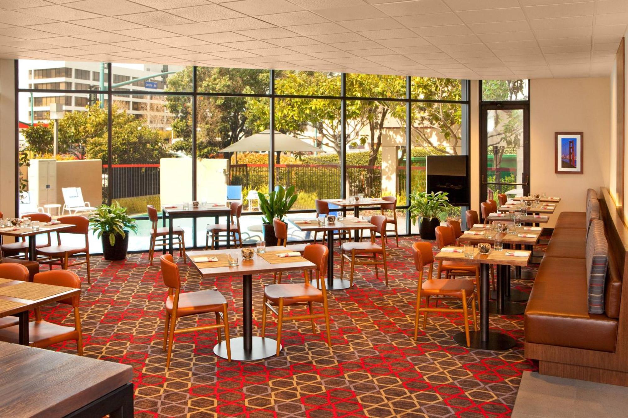 Four Points By Sheraton - San Francisco Bay Bridge Emeryville Exterior photo
