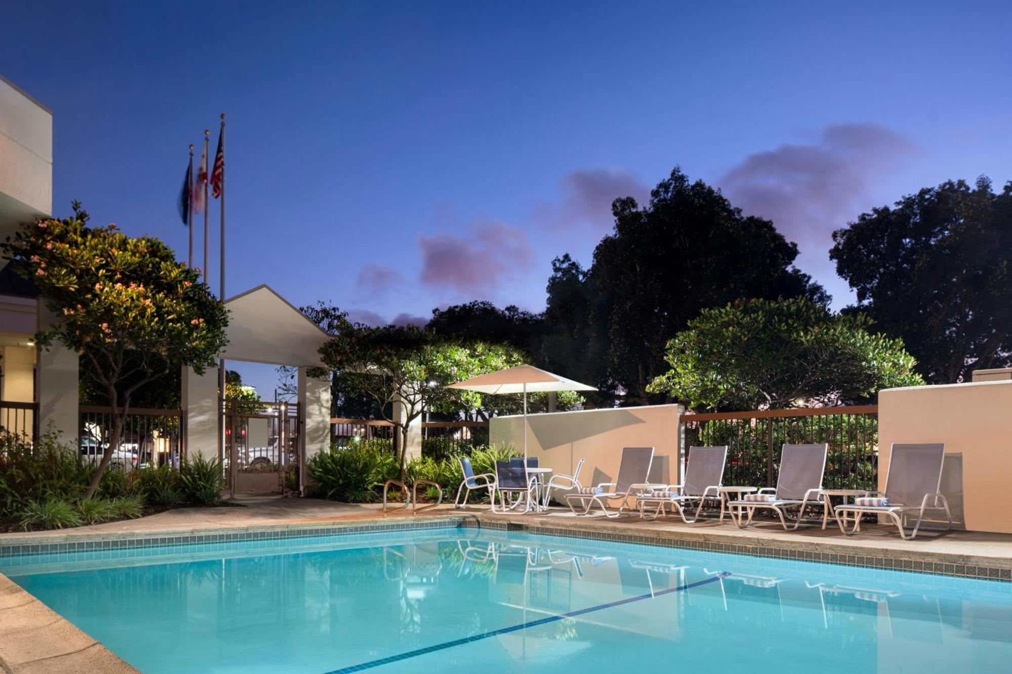 Four Points By Sheraton - San Francisco Bay Bridge Emeryville Exterior photo